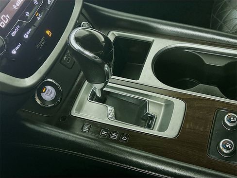 Used 2019 Nissan Murano Platinum image 17