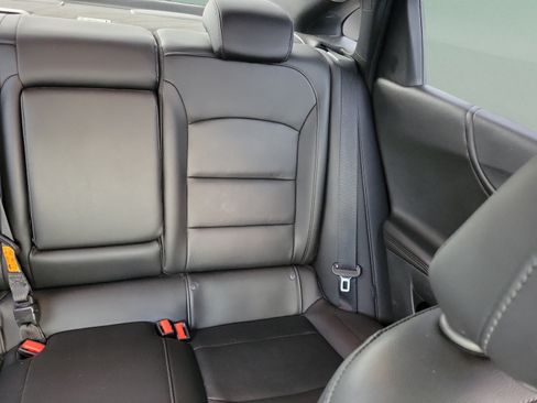 Used 2018 Chevrolet Malibu LT w/ Leather Package FWD image 10