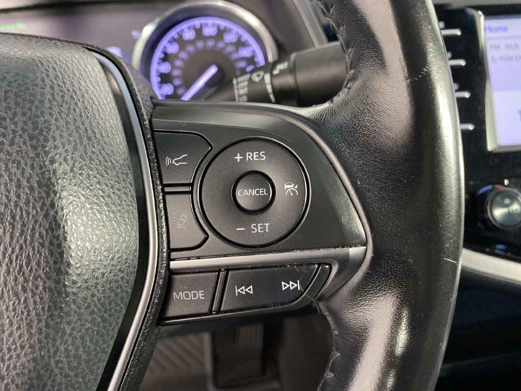 Used 2018 Toyota Camry XLE FWD image 16