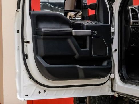 Used 2022 Ford F250 Platinum w/ FX4 Off-Road Package image 41