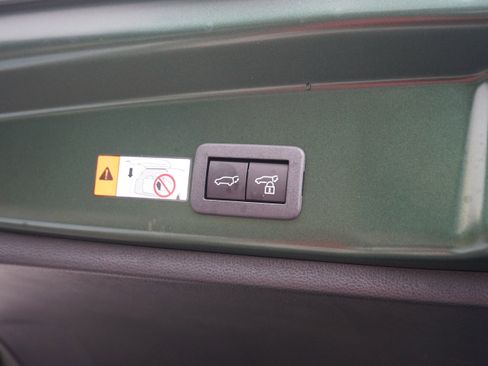 Used 2026 Toyota Corolla Cross XLE image 10