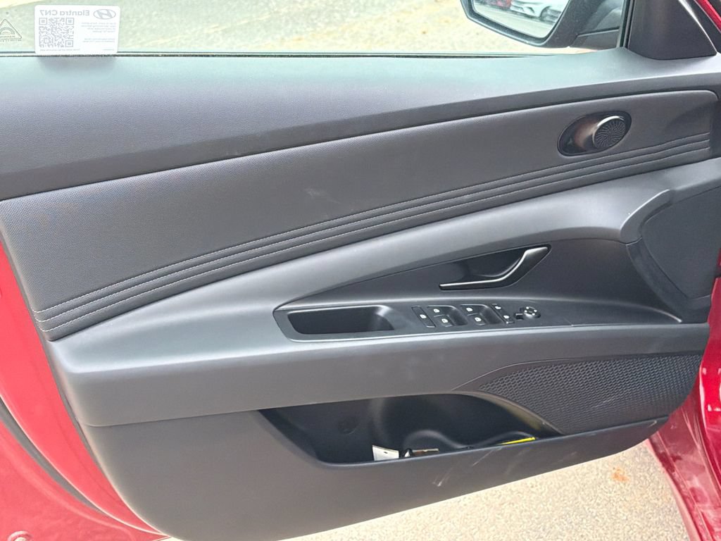 Certified 2025 Hyundai Elantra Sport FWD image 8