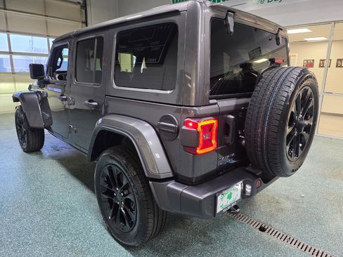 Used 2025 Jeep Wrangler Sahara w/ Safety Group image 9