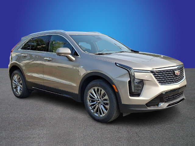 Certified 2025 Cadillac XT4 Premium Luxury FWD image 3