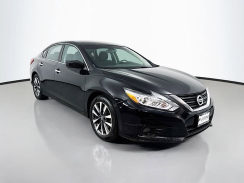 Used 2017 Nissan Altima 2.5 SV FWD image 3