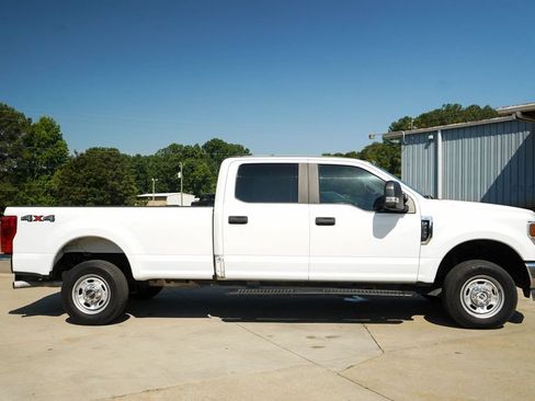 Used 2022 Ford F250 XL w/ Power Equipment Group AWD/4WD image 3