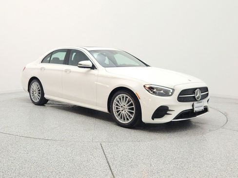 Used 2022 Mercedes-Benz E 350 Sedan image 3