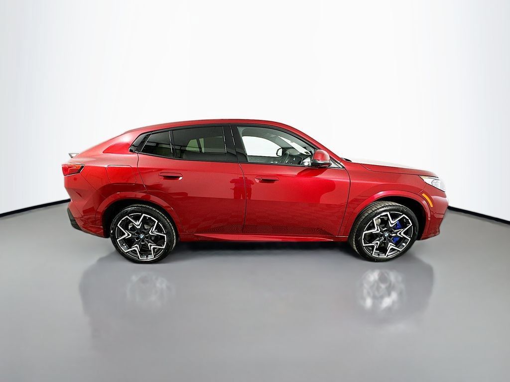Used 2026 BMW X2 xDrive28i w/ Technology Package AWD/4WD image 4