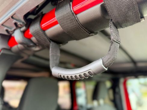 Used 2022 Jeep Wrangler Unlimited Sport image 8