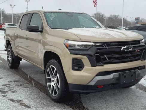 Used 2023 Chevrolet Colorado Z71 w/ Z71 Convenience Package 2 image 8