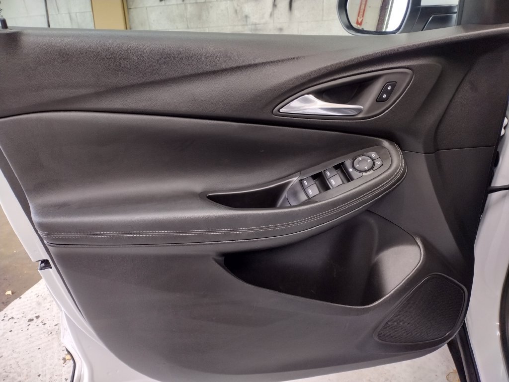 Used 2025 Buick Encore GX Preferred FWD image 15