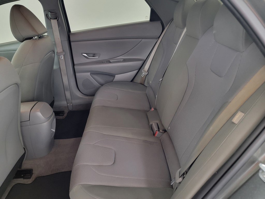 Used 2024 Hyundai Elantra SE FWD image 13