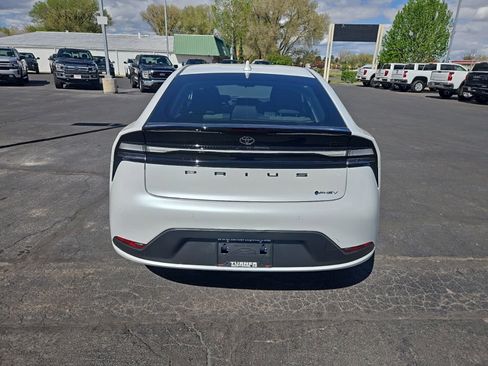 New 2025 Toyota Prius Plug-In Hybrid FWD image 4