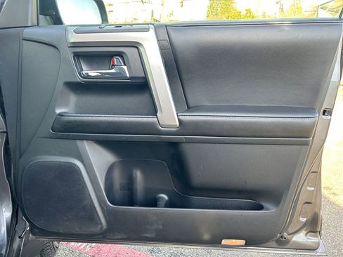 Used 2015 Toyota 4Runner SR5 image 25