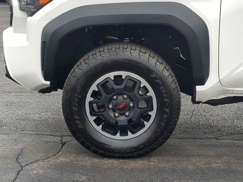 Certified 2024 Toyota Tacoma TRD Off-Road image 8