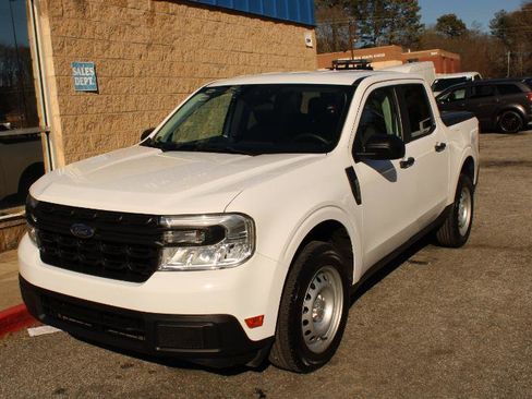 Used 2022 Ford Maverick XL image 3