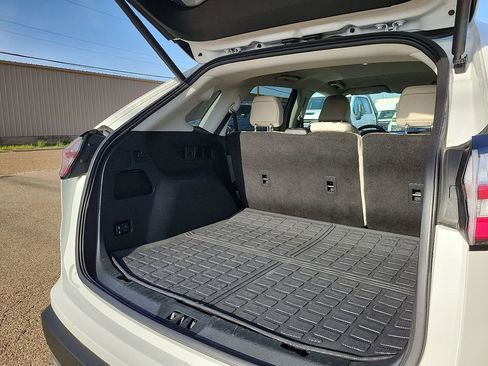 Used 2024 Ford Edge Titanium image 15