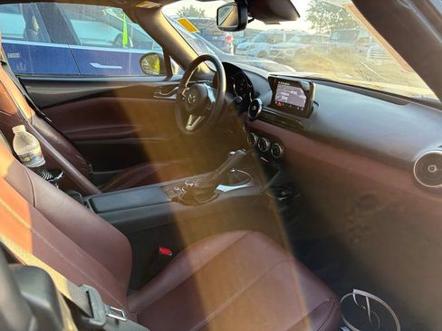 Used 2019 MAZDA MX-5 Miata RF Grand Touring w/ GT-S Package RWD image 5