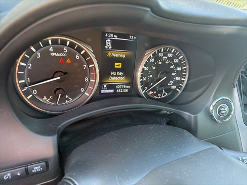 Used 2022 INFINITI Q60 3.0t Luxe w/ Essential Package image 2