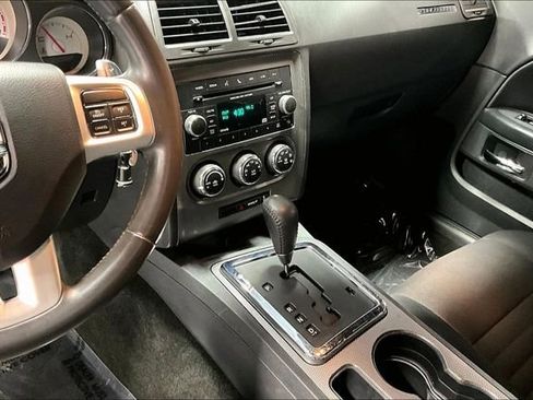Used 2014 Dodge Challenger R/T RWD image 8