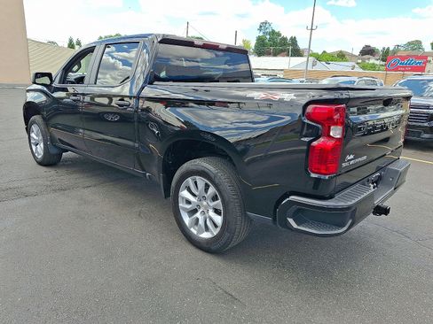 Used 2023 Chevrolet Silverado 1500 Custom AWD/4WD image 3