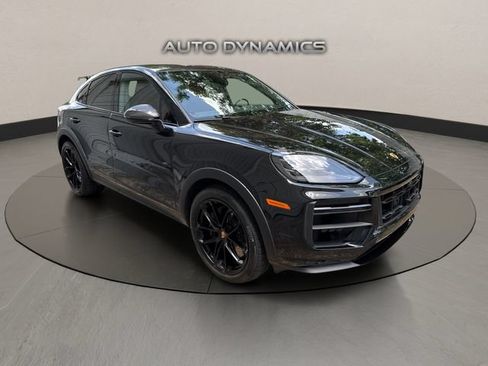 Used 2024 Porsche Cayenne Turbo GT AWD/4WD image 2