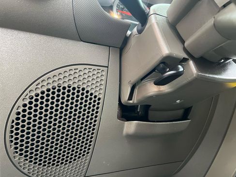 Used 2007 Jeep Wrangler Sahara AWD/4WD image 27