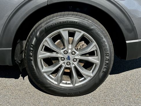 Used 2023 Ford Explorer XLT w/ Equipment Group 202A AWD/4WD image 8