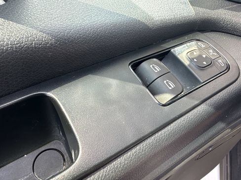 Used 2025 Mercedes-Benz Sprinter 2500 image 12