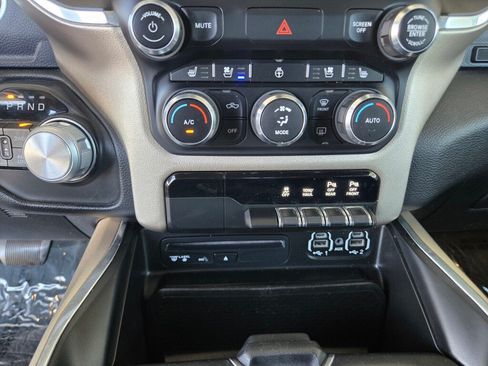 Used 2019 RAM 1500 Laramie AWD/4WD image 17