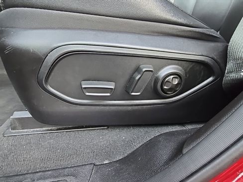 Used 2024 Jeep Grand Cherokee Limited image 11