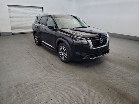 Used 2022 Nissan Pathfinder Platinum w/ Lighting Package (N93) AWD/4WD image 13