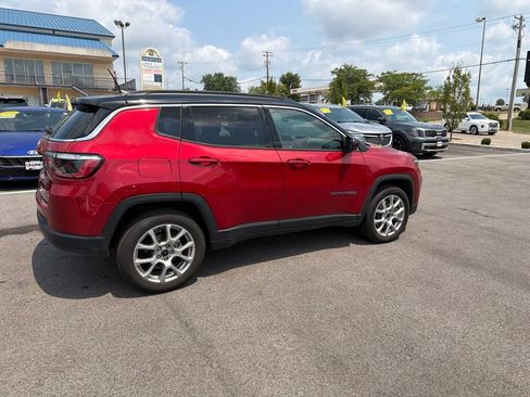 Used 2025 Jeep Compass Limited AWD/4WD image 12