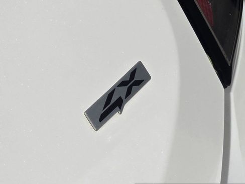 Used 2024 Kia Telluride SX Prestige image 9