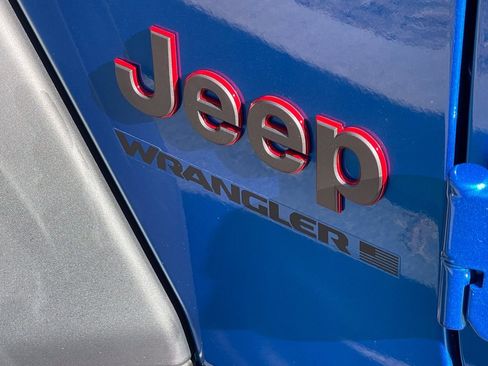 New 2026 Jeep Wrangler Unlimited Rubicon w/ Technology Group AWD/4WD image 13