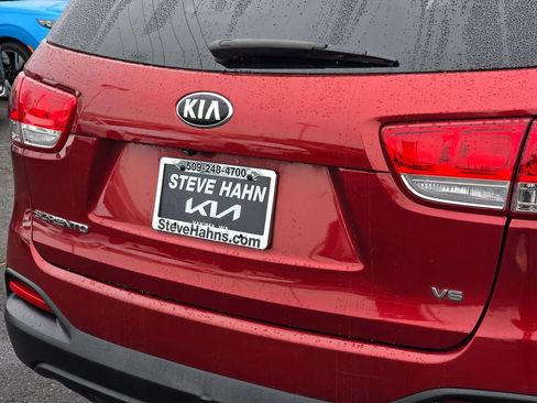 Used 2017 Kia Sorento LX image 15