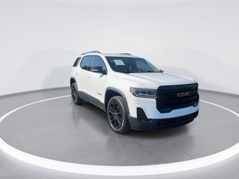 Certified 2023 GMC Acadia SLE w/ Driver Convenience Package image 2