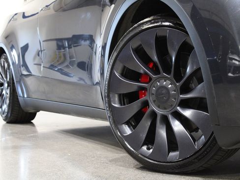 Used 2024 Tesla Model Y Performance AWD/4WD image 3