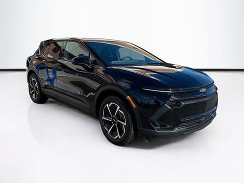 New 2026 Chevrolet Equinox EV LT image 3