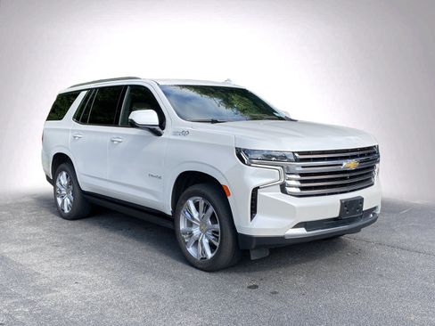 Used 2024 Chevrolet Tahoe High Country AWD/4WD image 2