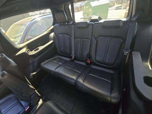 Used 2022 Jeep Wagoneer Series II w/ Premium Group I AWD/4WD image 8