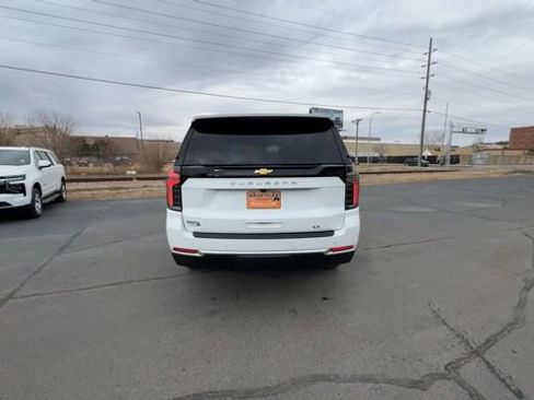 Used 2025 Chevrolet Suburban LT w/ Comfort Package image 7