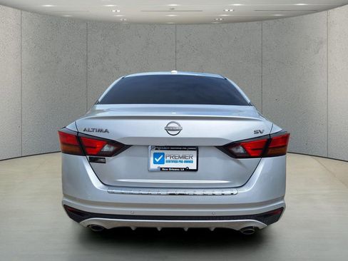 Used 2023 Nissan Altima 2.5 SV w/ SV Premium Package FWD image 4
