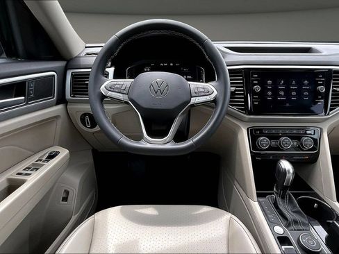 Used 2023 Volkswagen Atlas SE AWD/4WD image 12