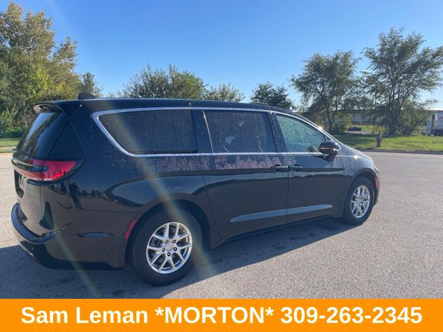 Used 2026 Chrysler Pacifica Select FWD image 3