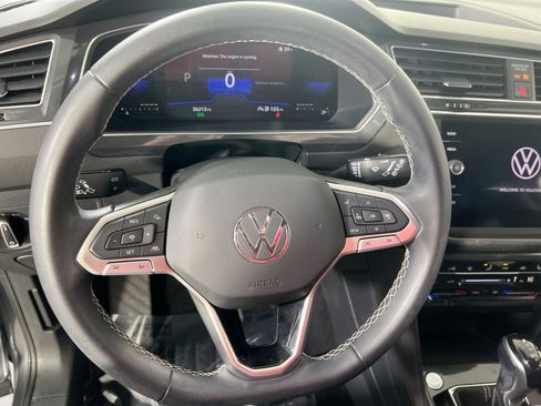 Used 2022 Volkswagen Tiguan SE AWD/4WD image 11