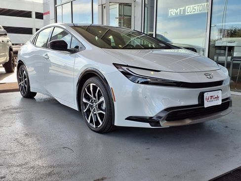 New 2026 Toyota Prius Plug-In Hybrid image 3