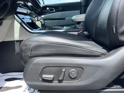 Used 2024 Kia Carnival SX FWD image 14