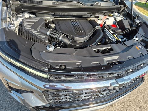Used 2025 Chevrolet Traverse Z71 w/ Enhanced Driving Package AWD/4WD image 35