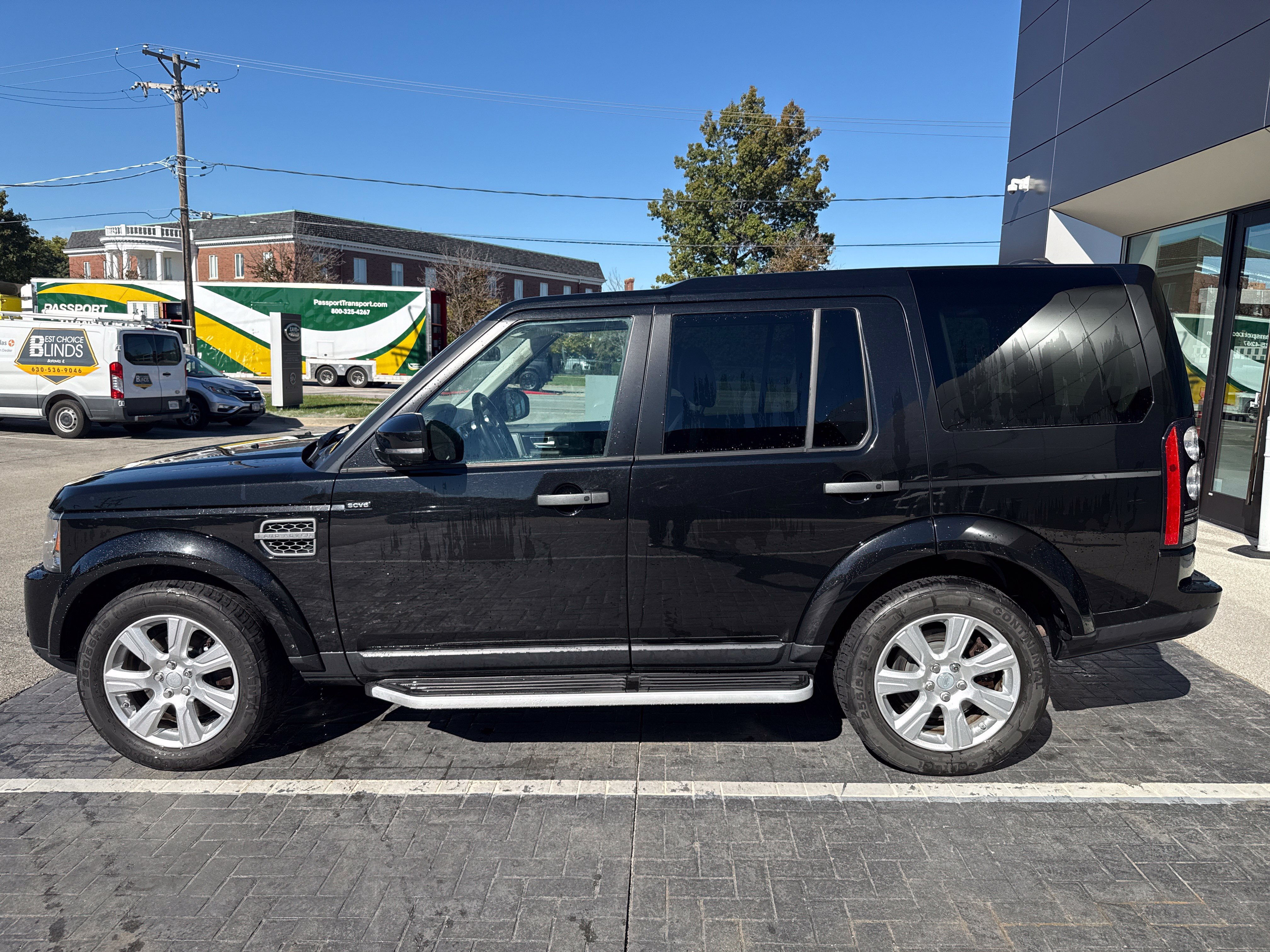 Used 2016 Land Rover LR4 HSE AWD/4WD image 2